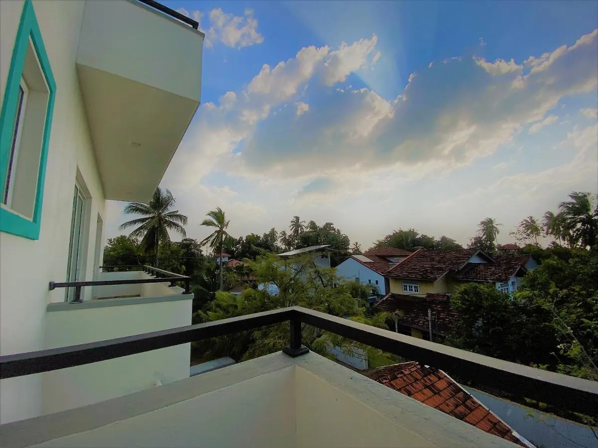 Srimadis Villa Near Airport - Negombo Gasthof