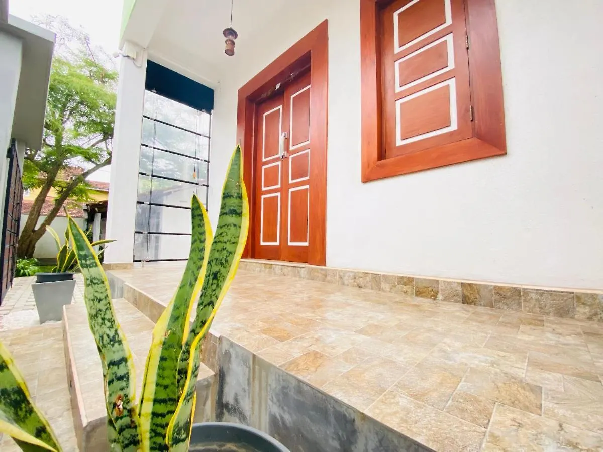 Srimadis Villa Near Airport - Negombo Sri Lanka